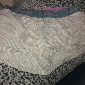 CALVIN KLIEN SHORT SHORTS